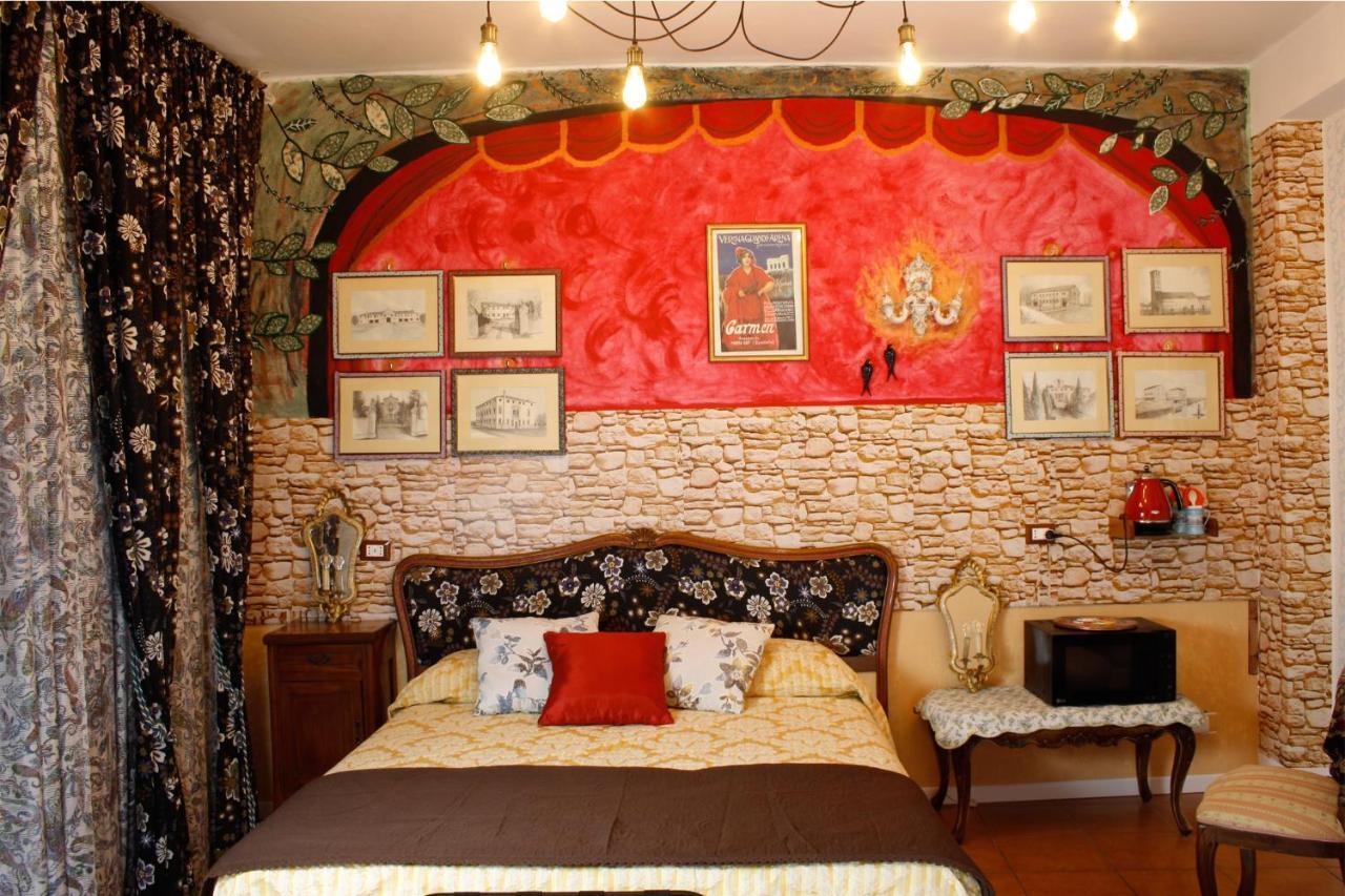 Casa Vittoria Bridge Bed & Breakfast Verona Exterior photo