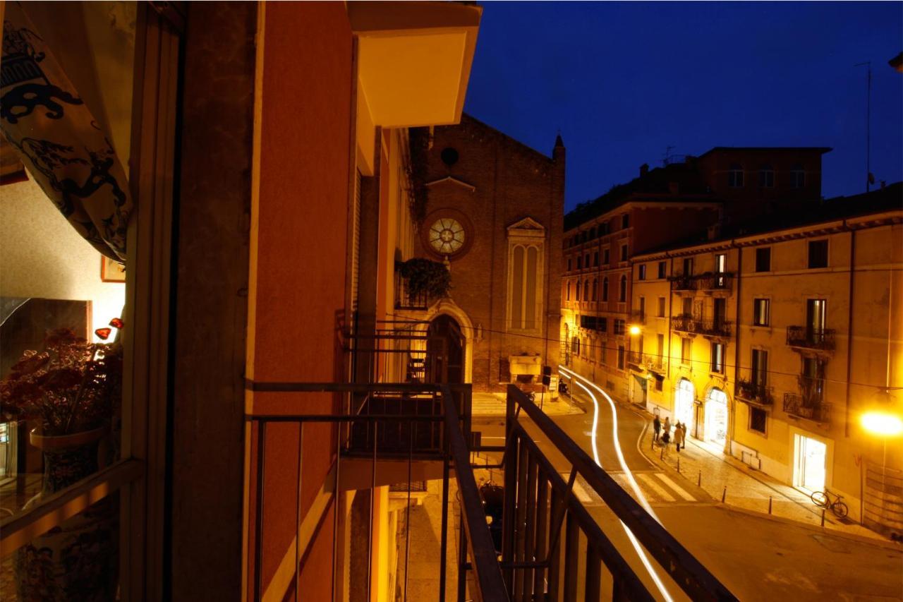 Casa Vittoria Bridge Bed & Breakfast Verona Exterior photo